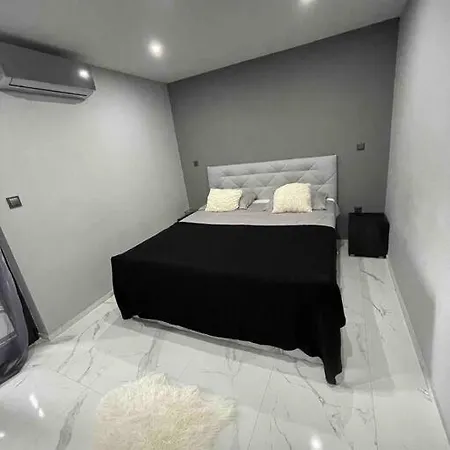 شقة Apartman Sun *