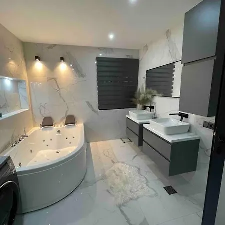 Apartman Sun شقة *